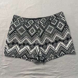 Dalia Black & White Geometric Tribal Aztec Print Shorts 10